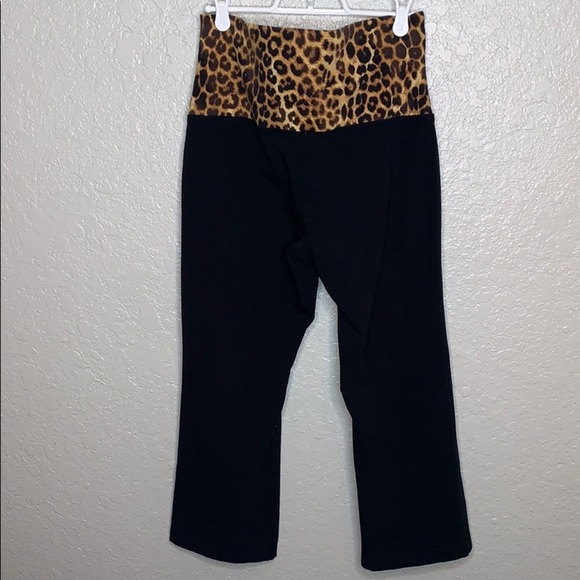 BNWOT EXPRESS Leopard Print Cropped Legging’s - Picture 2 of 4